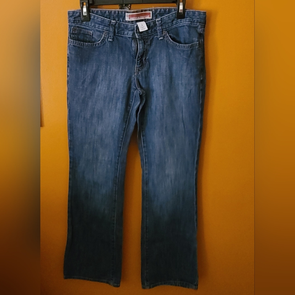 GAP Women's Straight Leg Jeans in Classic Denim
